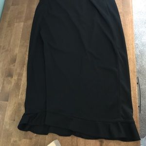 Pencil skirt with ruffled bottom